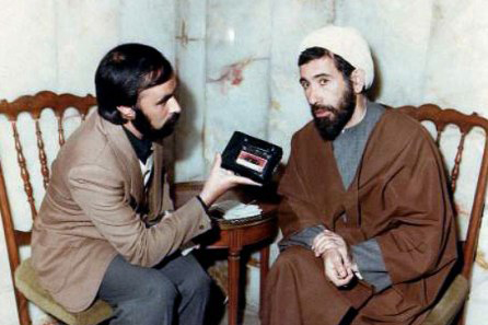 اجتماع مبارزان انقلابی در مدرسه کمال/ اعزام طلاب به شهرهای مختلف برای سخنرانی به رهبری شهید باهنر اجتماع مبارزان انقلابی در مدرسه کمال/ اعزام طلاب به شهرهای مختلف برای سخنرانی به رهبری شهید باهنر