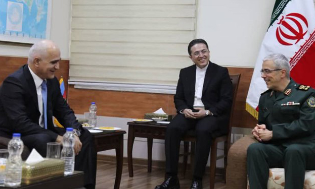 معاون نخستوزیر جمهوری آذربایجان با سرلشکر باقری دیدار کرد معاون نخستوزیر جمهوری آذربایجان با سرلشکر باقری دیدار کرد
