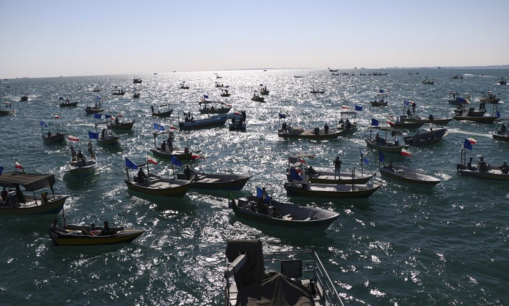 سومین رزمایش شناوری بسیج دریایی حوالی جزیره فارسی بوشهر برگزار شد