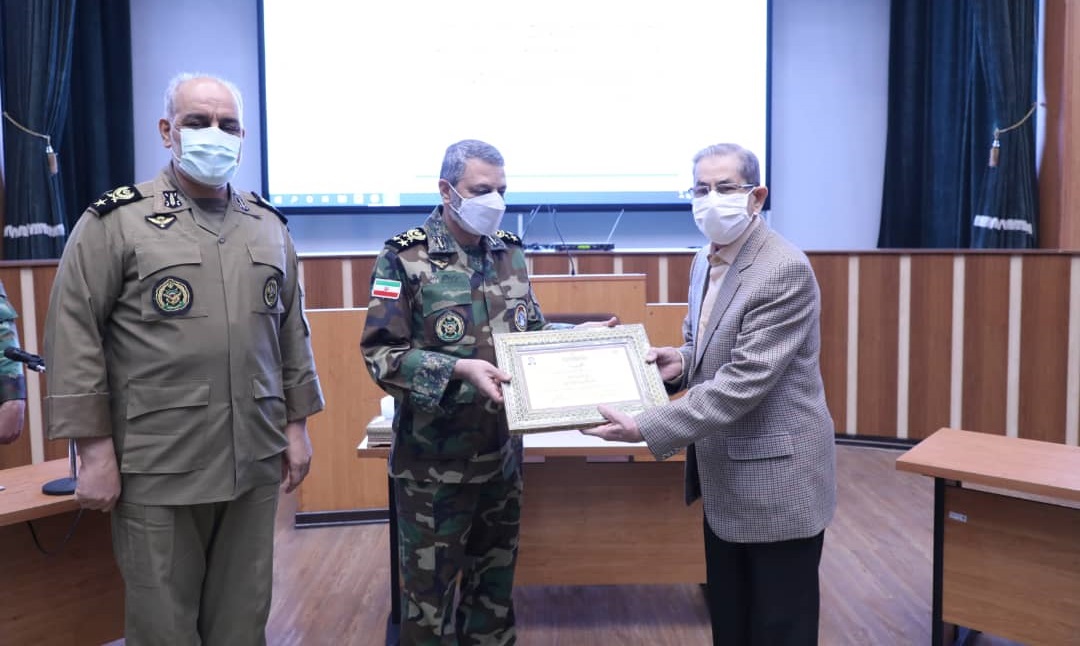 اعطای دکترای افتخاری دافوس به دو تن از پیشکسوتان ارتش