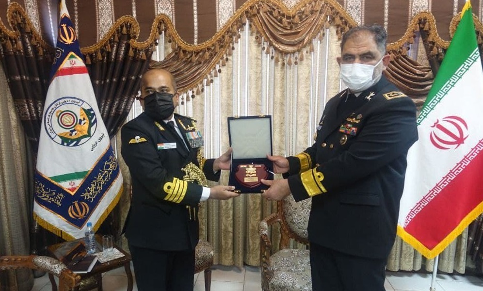 دیدار دریادار «ایرانی» با وابسته نظامی هند دیدار دریادار «ایرانی» با وابسته نظامی هند