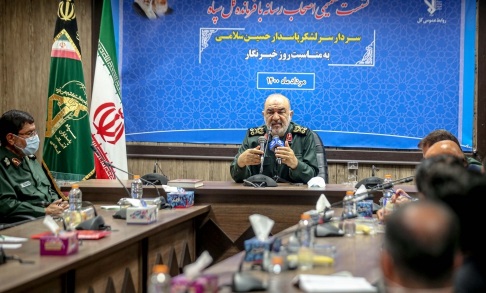 امید آفرینی و تعقیب دشمن در جنگ رسانه ای رسالت مهم امروز خبرنگاران است امید آفرینی و تعقیب دشمن در جنگ رسانه ای رسالت مهم امروز خبرنگاران است