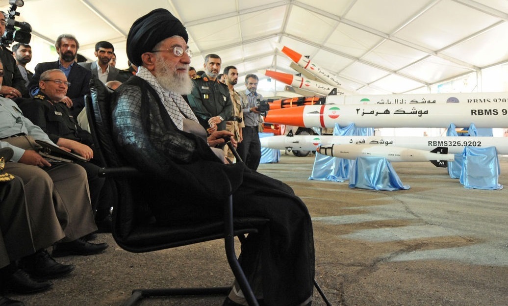 نقش امام خامنه‌ای در توسعه صنعت موشکی کشور