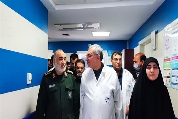 عیادت فرمانده کل سپاه از مجروحان انفجار در بیمارستان باهنر + تصاویر