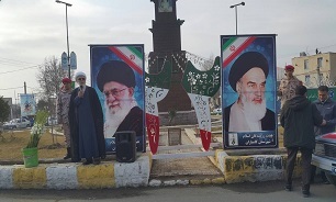 تصاویر/ تمثال امام خمینی (ره) و رهبر معظم انقلاب اسلامی در کامیاران گلباران شد