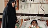 عیادت معاون آموزش ابتدایی وزیر آموزش و پرورش از دانش‌آموز جانباز حادثه تروریستی کرمان