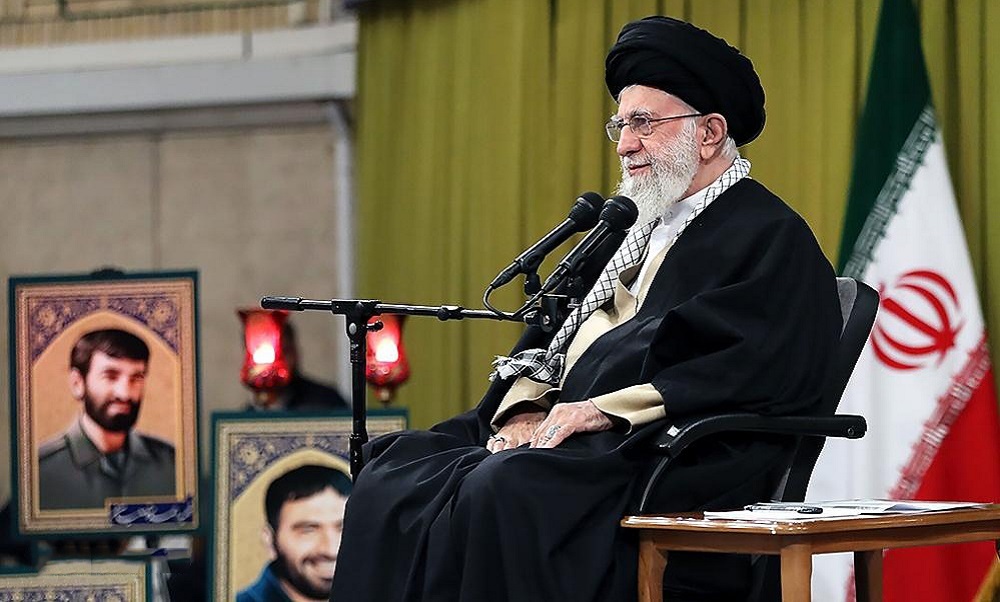امام خامنه‌ای: معجزه تکیه بر جمهور مردم و اسلام