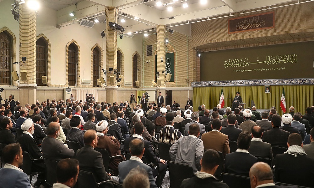 دست‌اندرکاران کنگره ۲۴ هزار شهید استان خوزستان با امام خامنه‌ای دیدار کردند