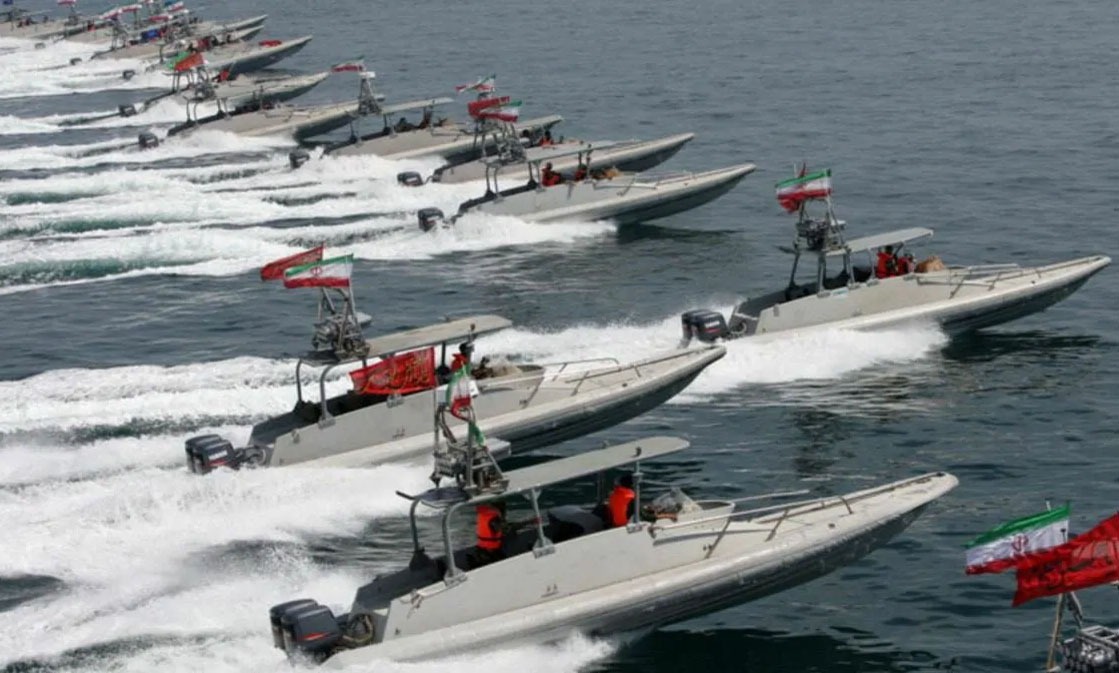 قایق‌های تندرو سپاه؛ چالشی برای ناو‌های آمریکایی در خلیج فارس