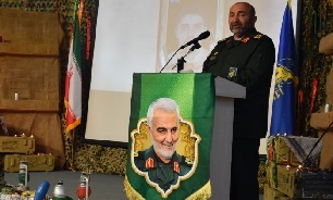 شهدا برای صیانت از انقلاب اسلامی جان خود را فدا کردند