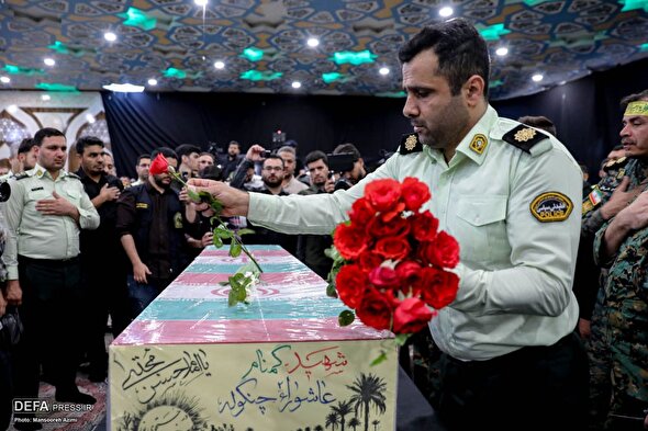تصاویر/ تشییع شهید گمنام دفاع مقدس در ستاد فرماندهی انتظامی تهران