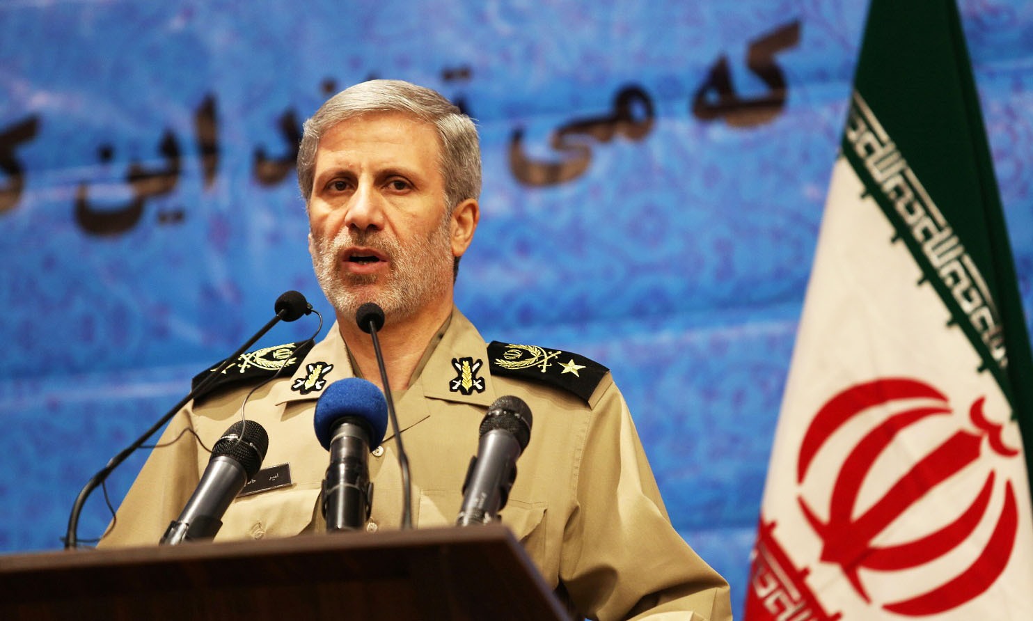 دشمن می‌خواهد نه‌تن‌ها جمهوری اسلامی بلکه ایران نباشد